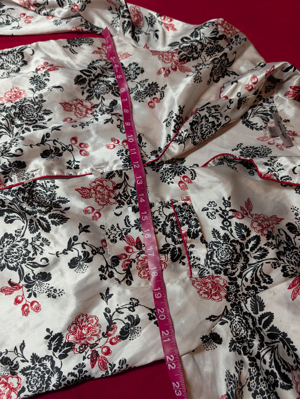 Morgan Taylor Intimates White, Black & Red Rose Pajama Set size Large