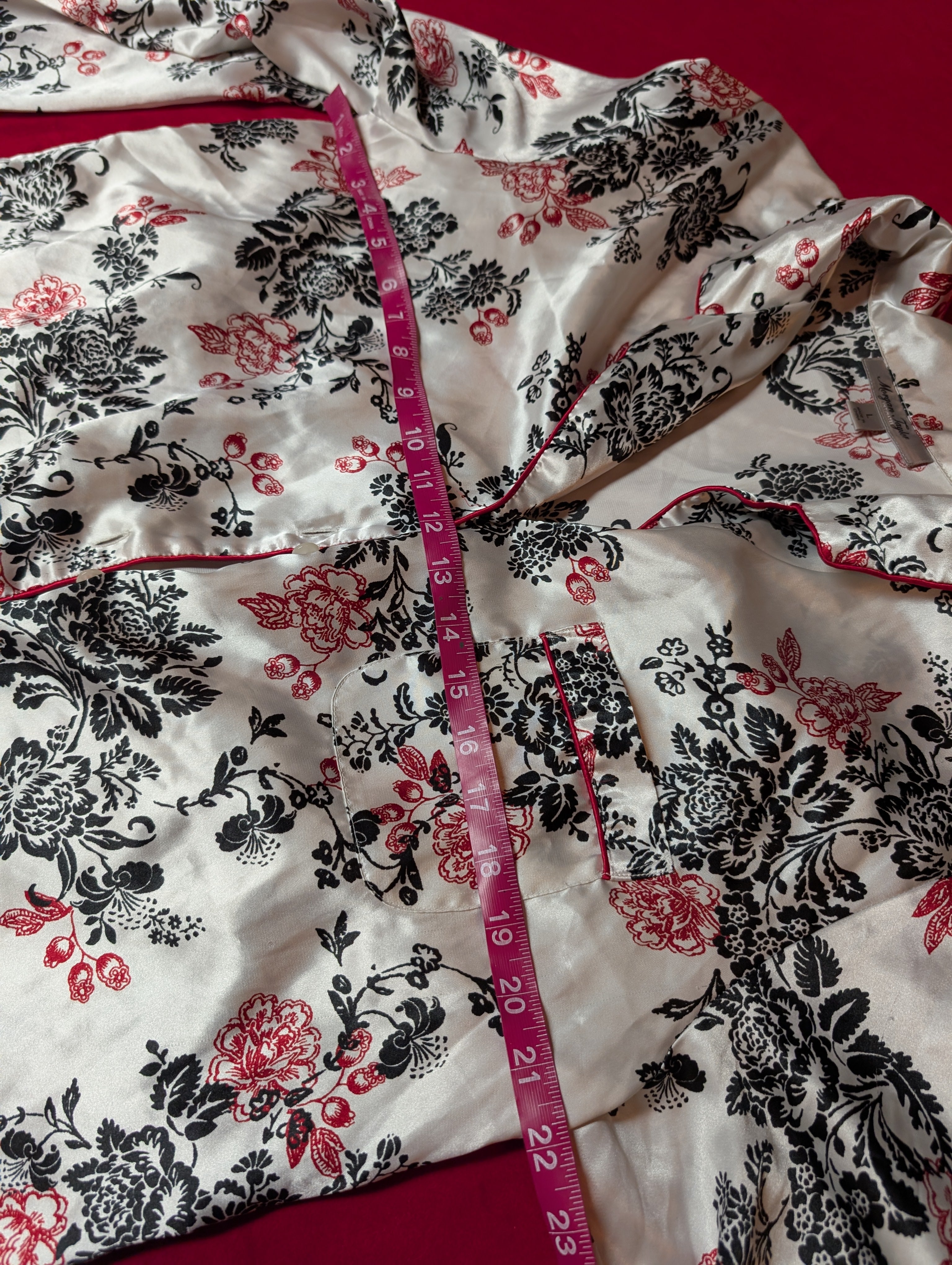 Morgan Taylor Intimates White, Black & Red Rose Pajama Set size Large