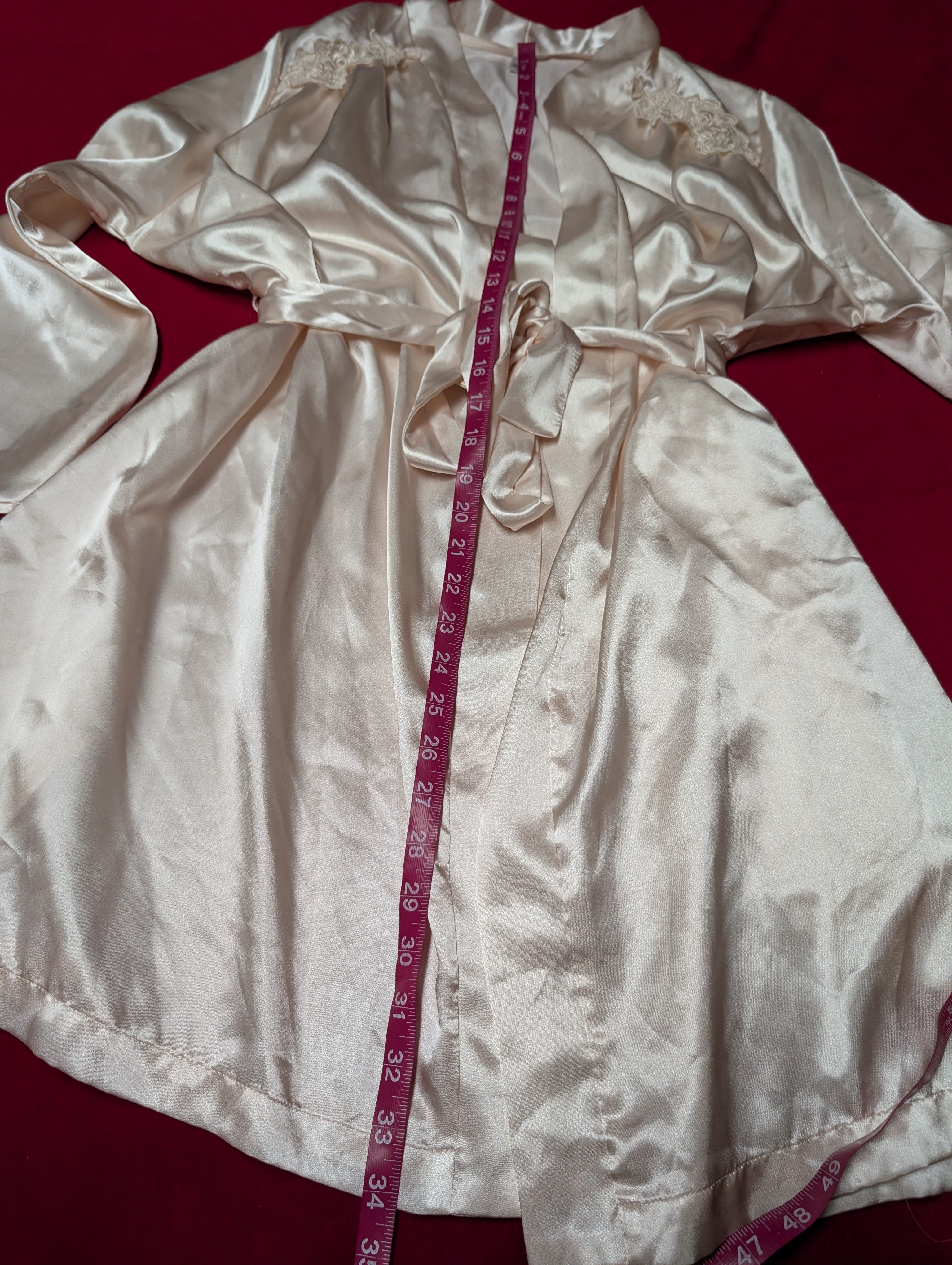 Ivory Cream Beaded Lace Long Sleeved Short Satin Robe in Medium