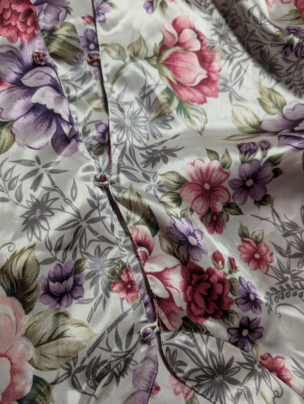 Vintage Kathryn Mandarin Collar White Satin Floral Robe Gown in 3X