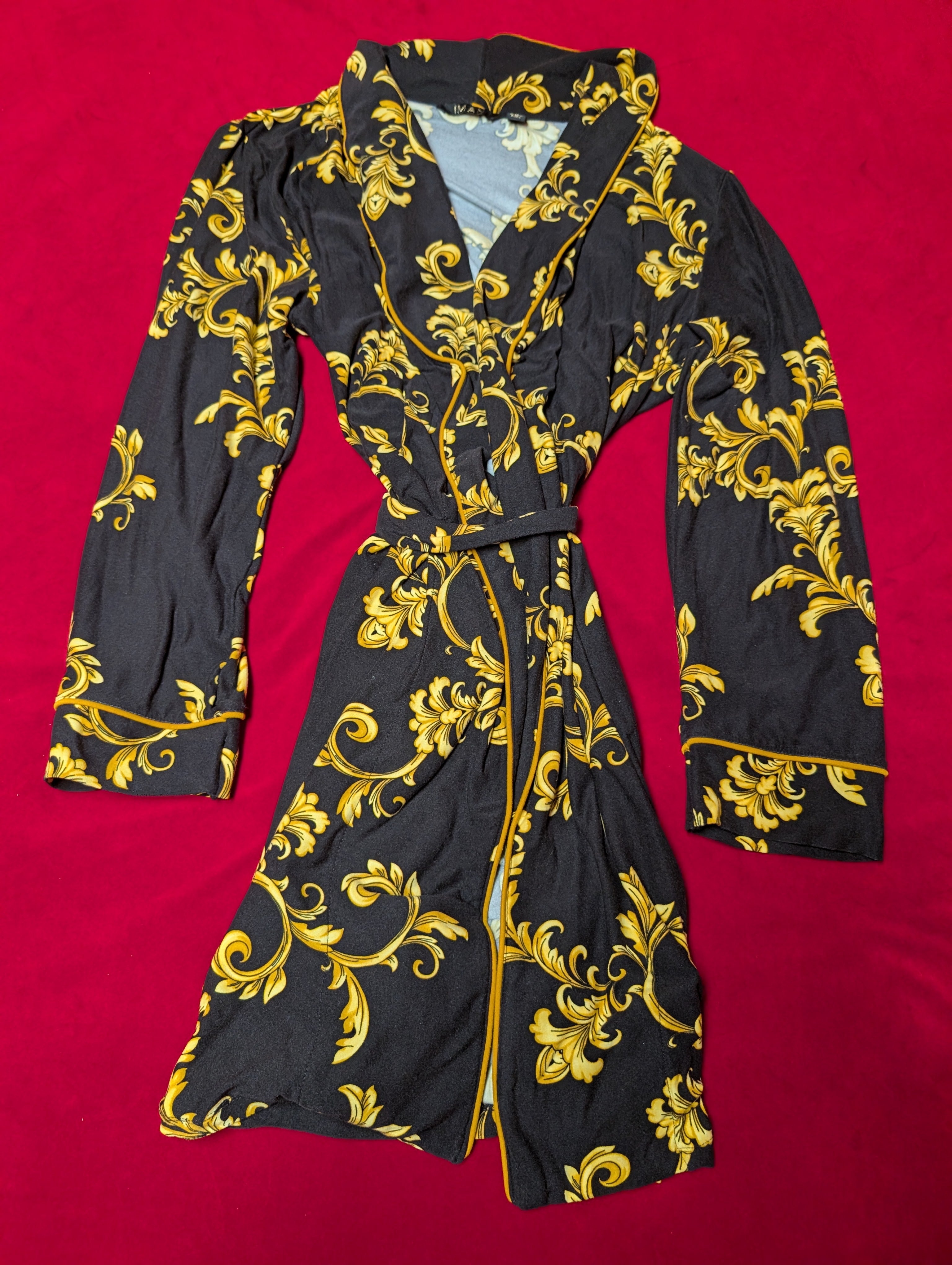 Super Soft Black & Gold Warp Robe with Sash size Large