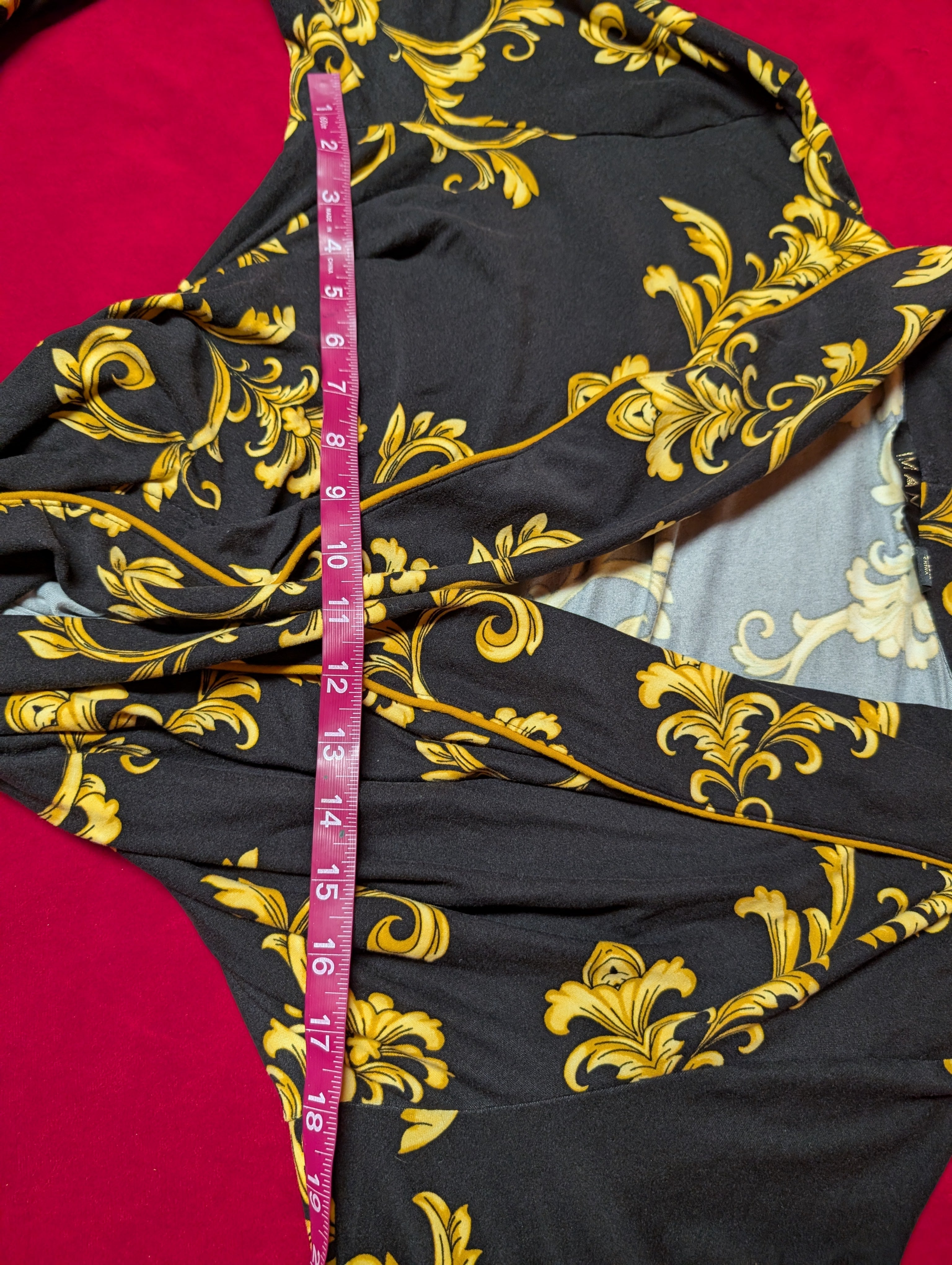 Super Soft Black & Gold Warp Robe with Sash size Large