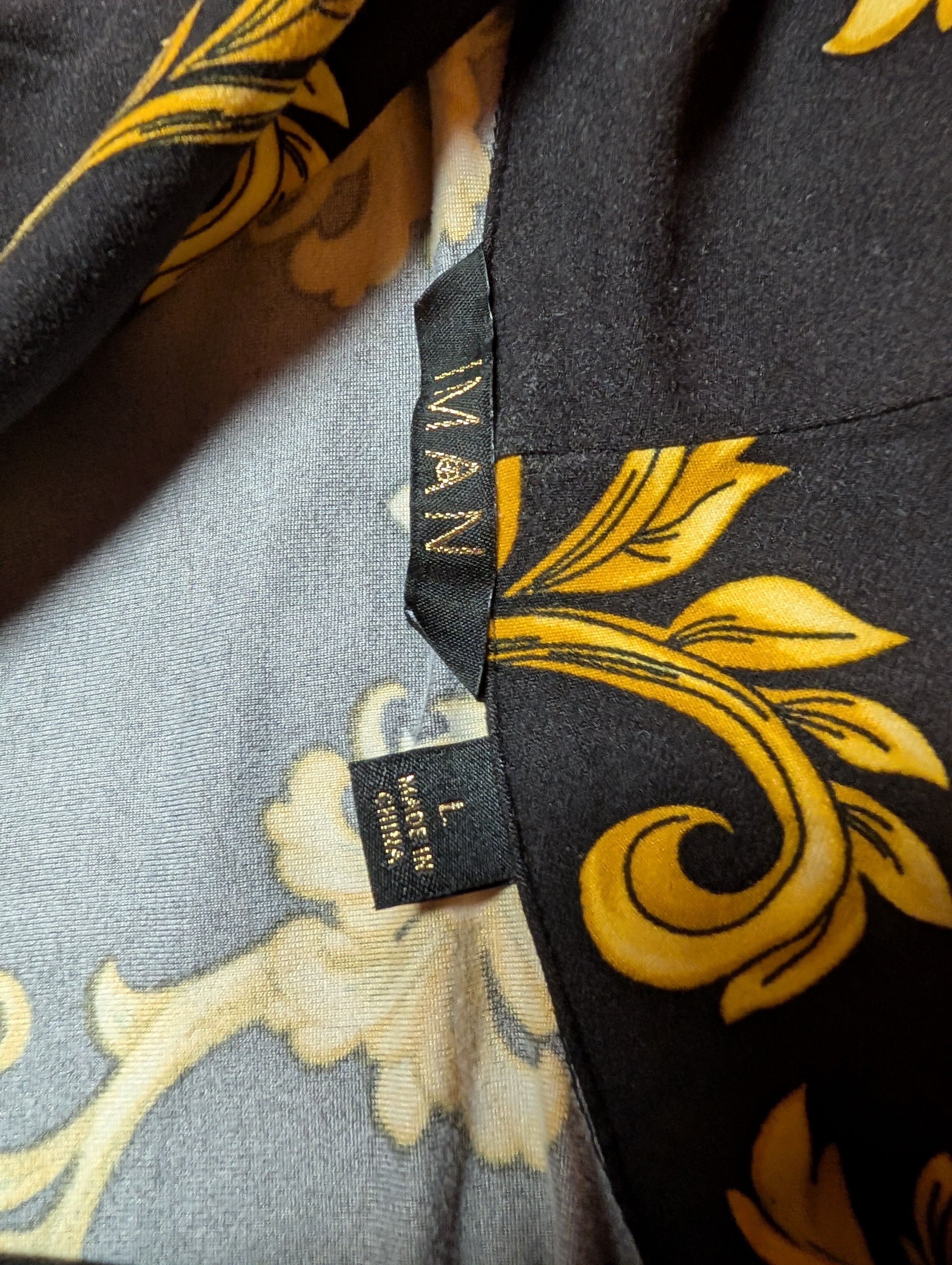 Super Soft Black & Gold Warp Robe with Sash size Large