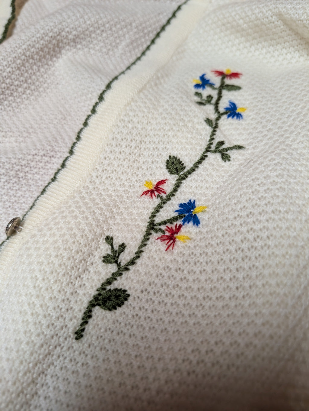 Floral Embroidered Knit Bed Jacket size Medium