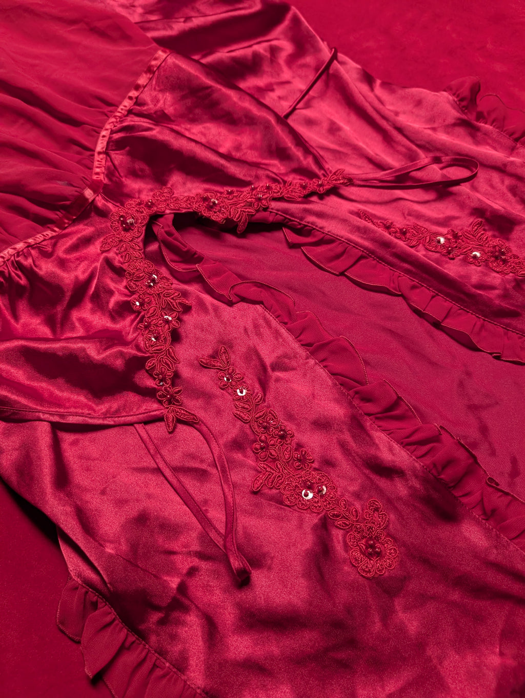Beautiful Red Beaded Trim Babydoll Chemise and Short Robe Set size Large