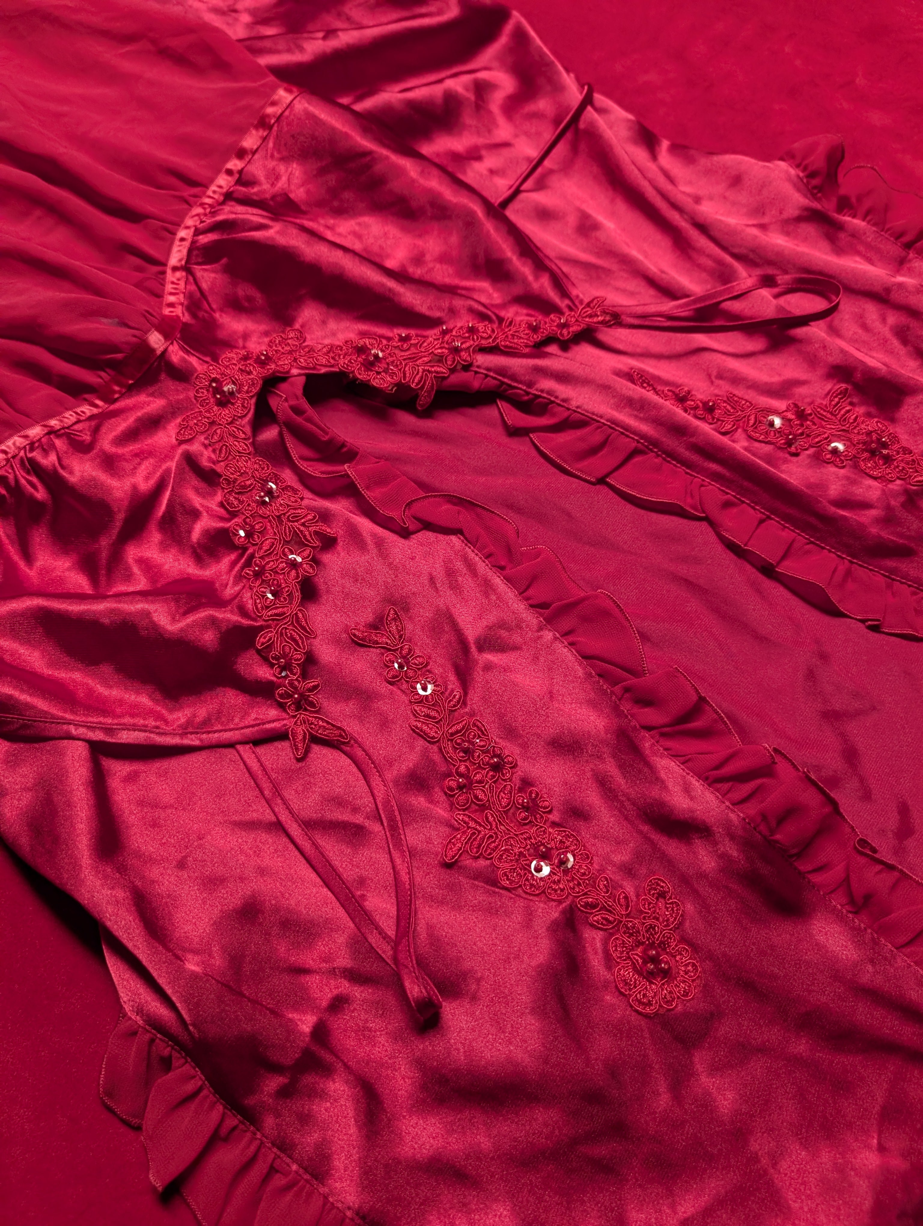 Beautiful Red Beaded Trim Babydoll Chemise and Short Robe Set size Large