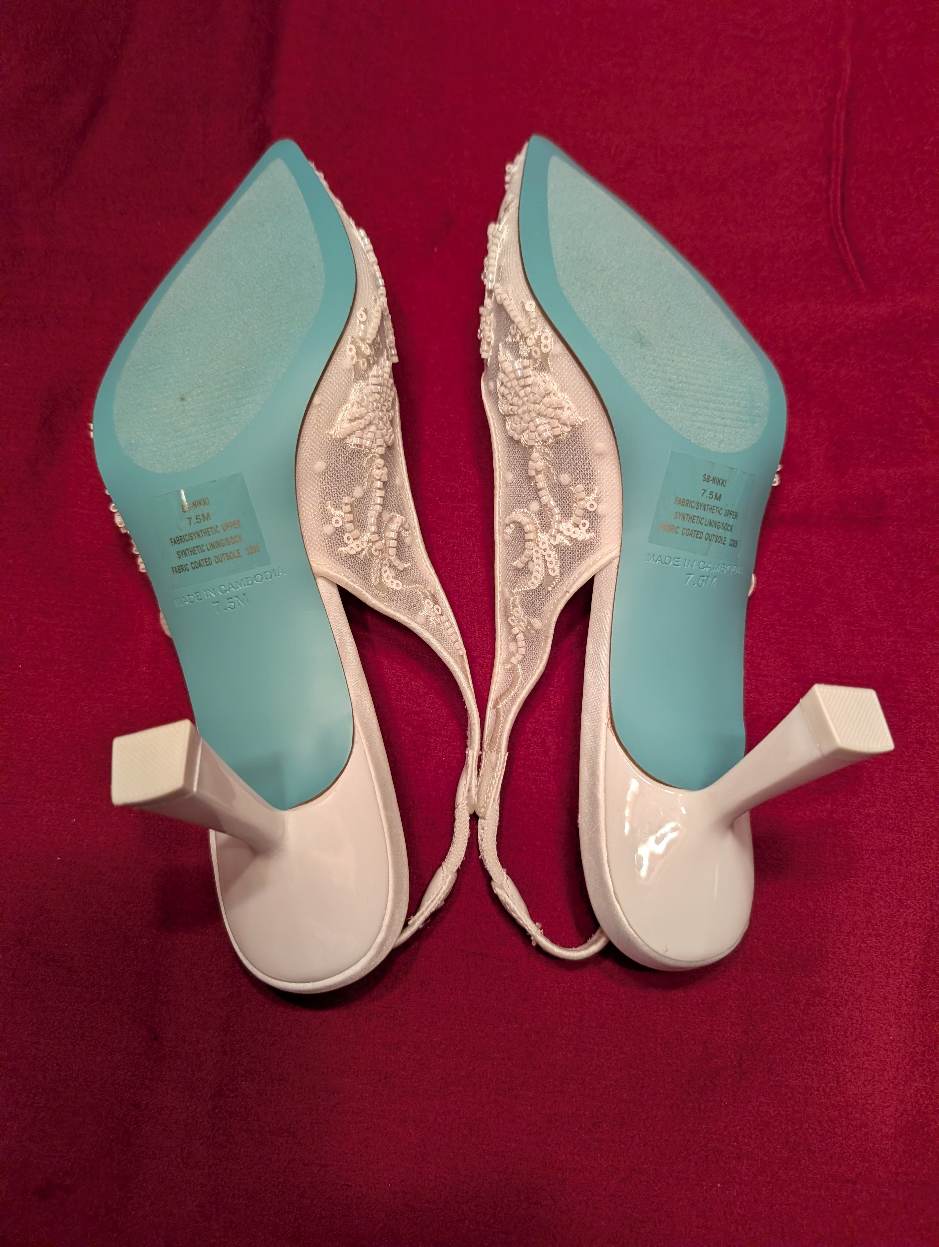Betsey Johnson Bridal White Floral Beaded & Mesh Slingback Kitten Heel Pumps size 7.5