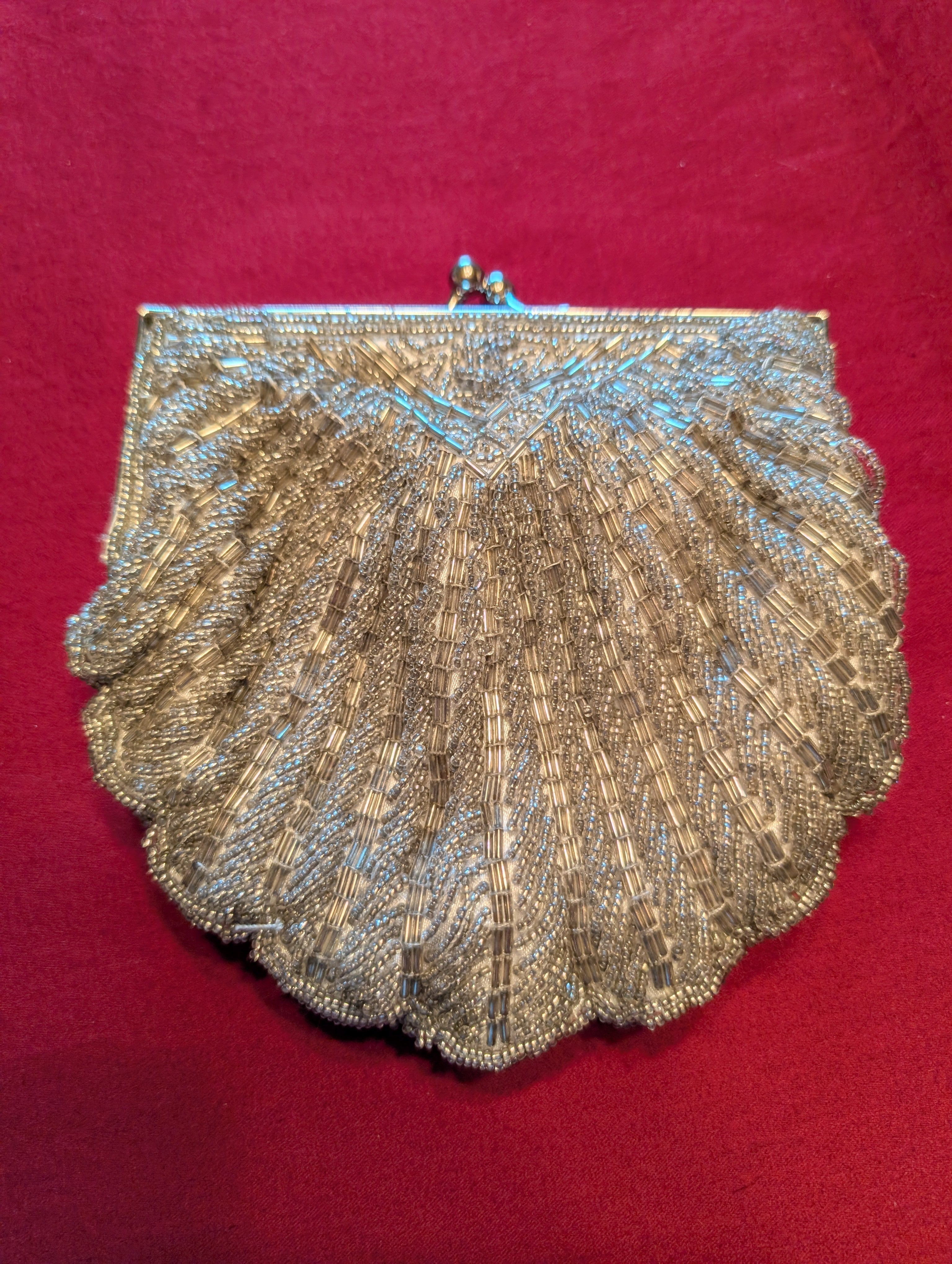 Vintage La Regale Beaded Shell Clutch Pouch Bag Purse in Silver
