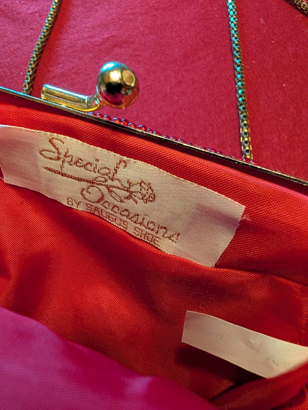 Vintage Special Occasions Beaded Shell Clutch Shoulder Bag Purse in Red