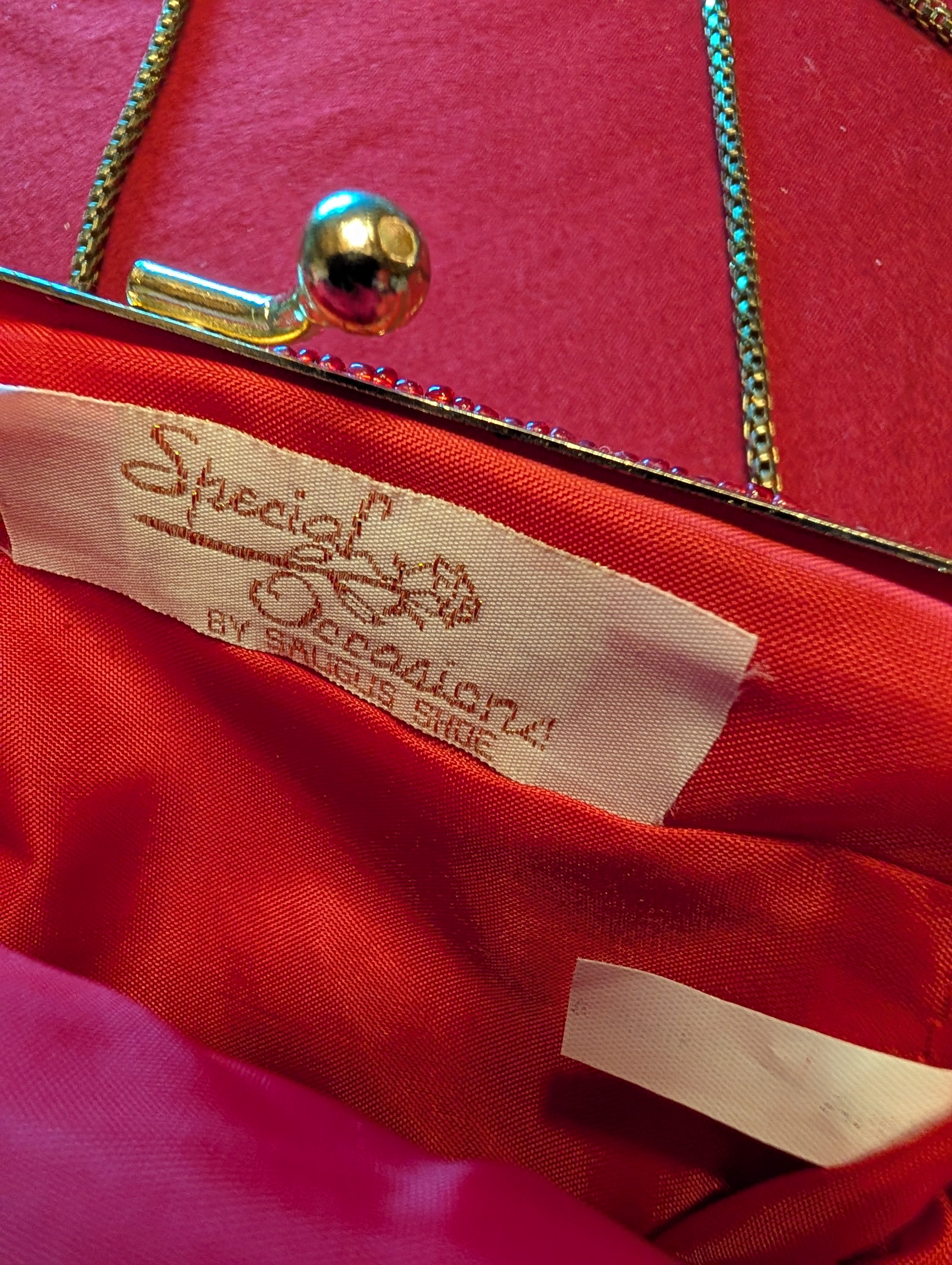 Vintage Special Occasions Beaded Shell Clutch Shoulder Bag Purse in Red