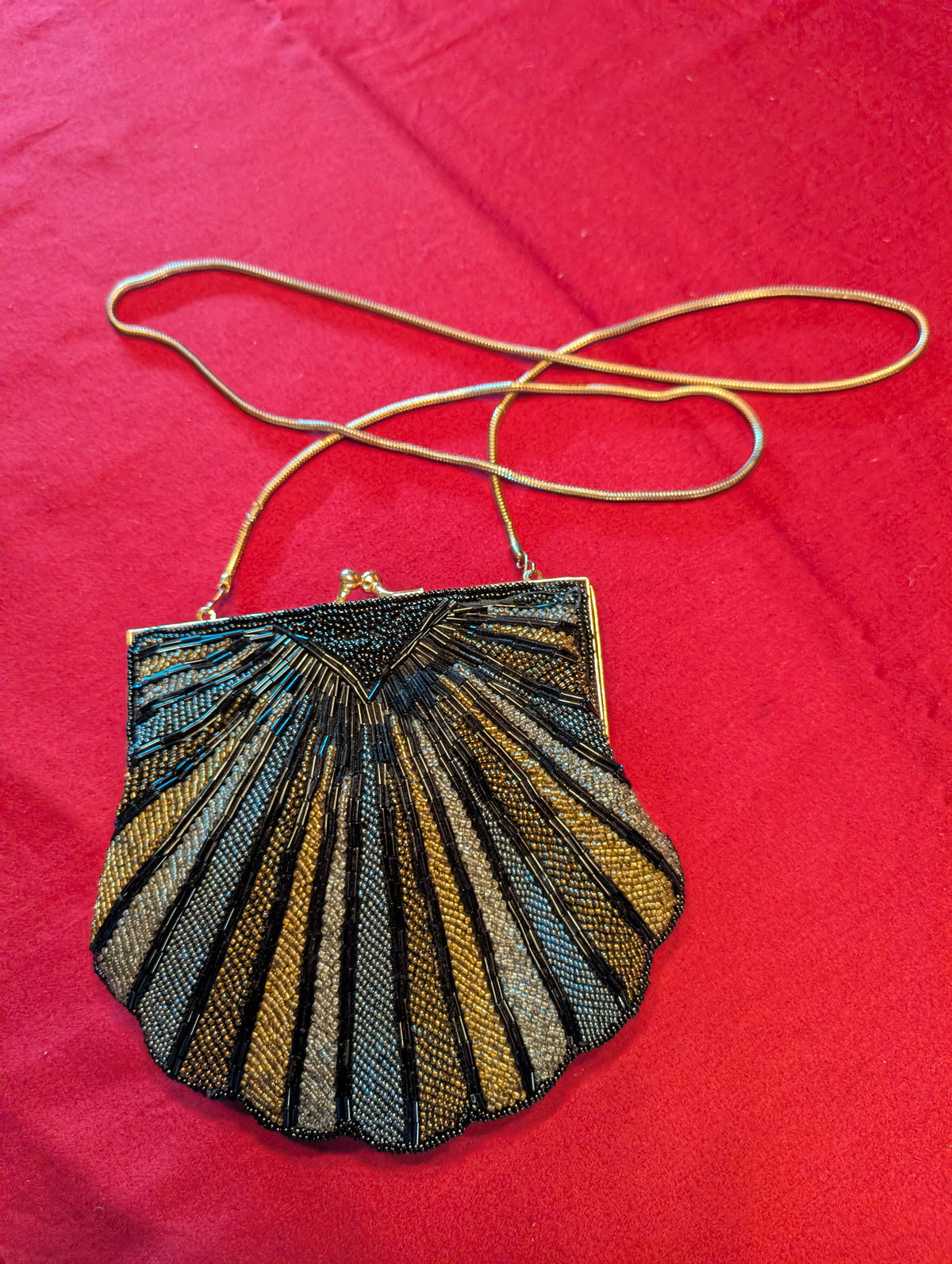 Vintage Partners Mervyns Beaded Quad Color Shell Clutch Shoulder Bag in Black, Gold, Bronze, Silver
