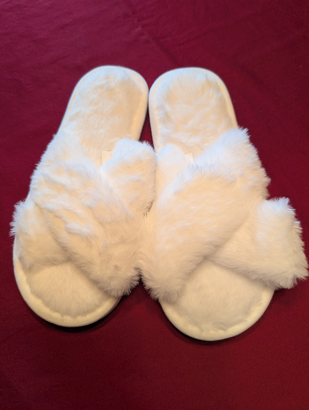 Faux Fur Fuzzy Criss Cross Slippers in Cream White size 8 Regular