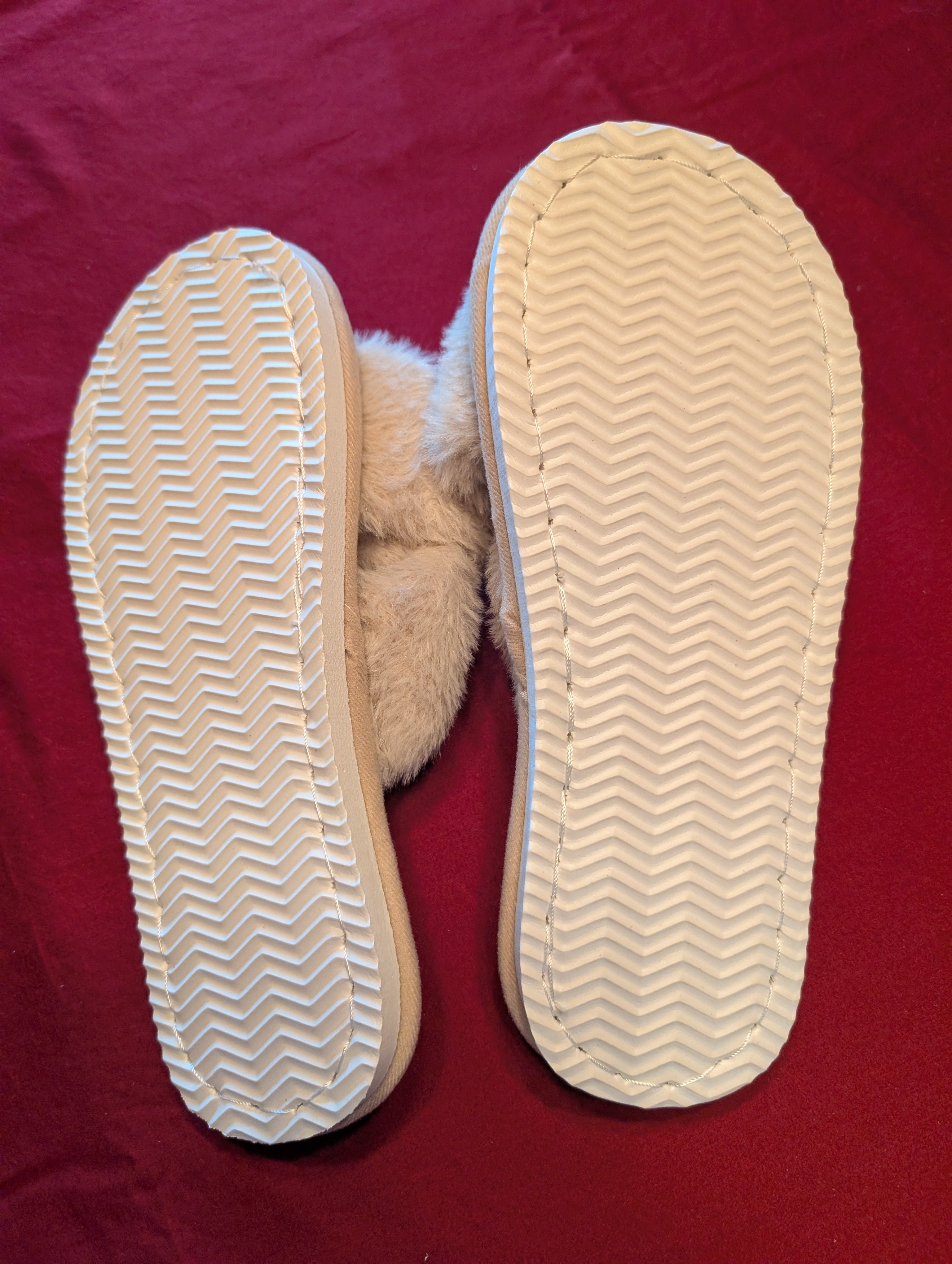 Faux Fur Fuzzy Criss Cross Slippers in Beige Tan size 8 Regular