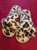 Faux Fur Fuzzy Criss Cross Slippers in Animal Print Cheetah size 8 Regular